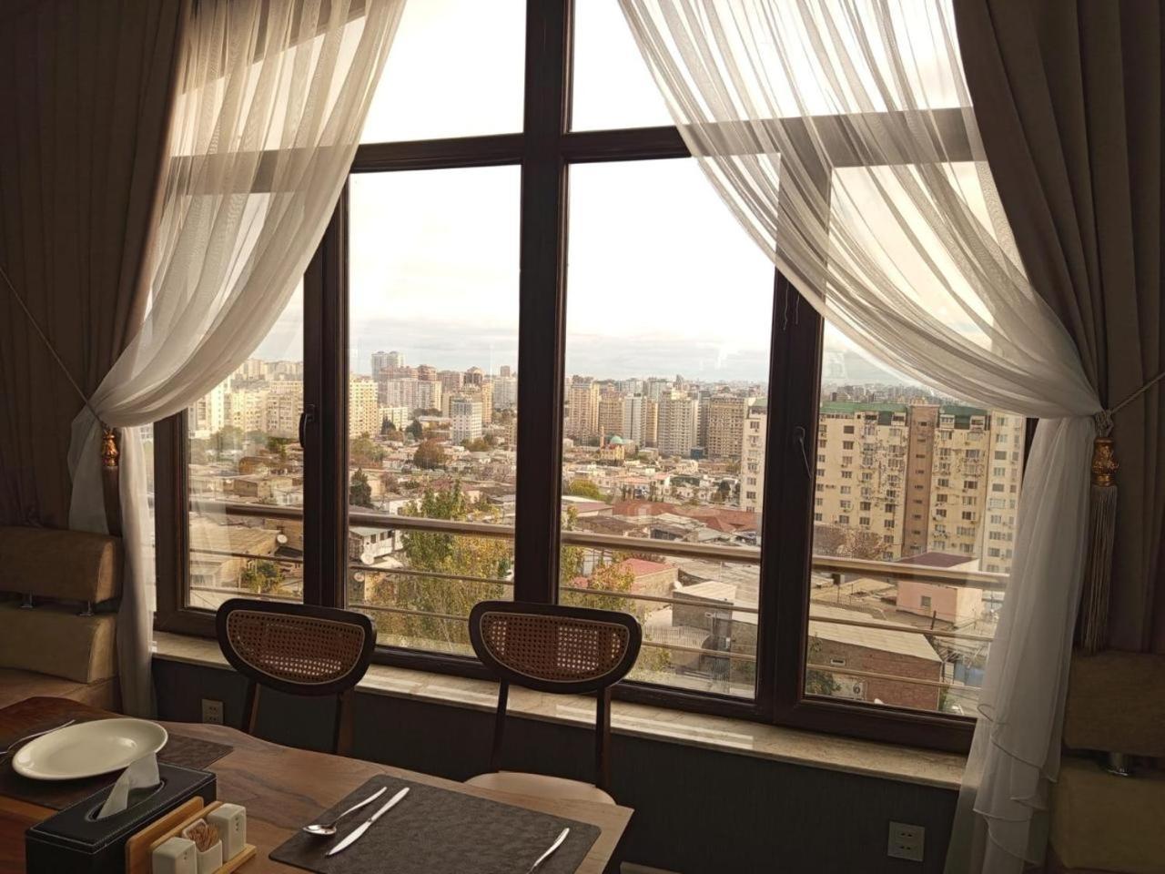 Royal Meridien Hotel Baky Esterno foto