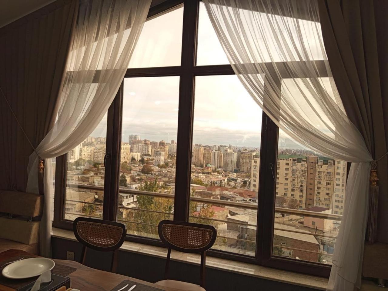 Royal Meridien Hotel Baky Esterno foto