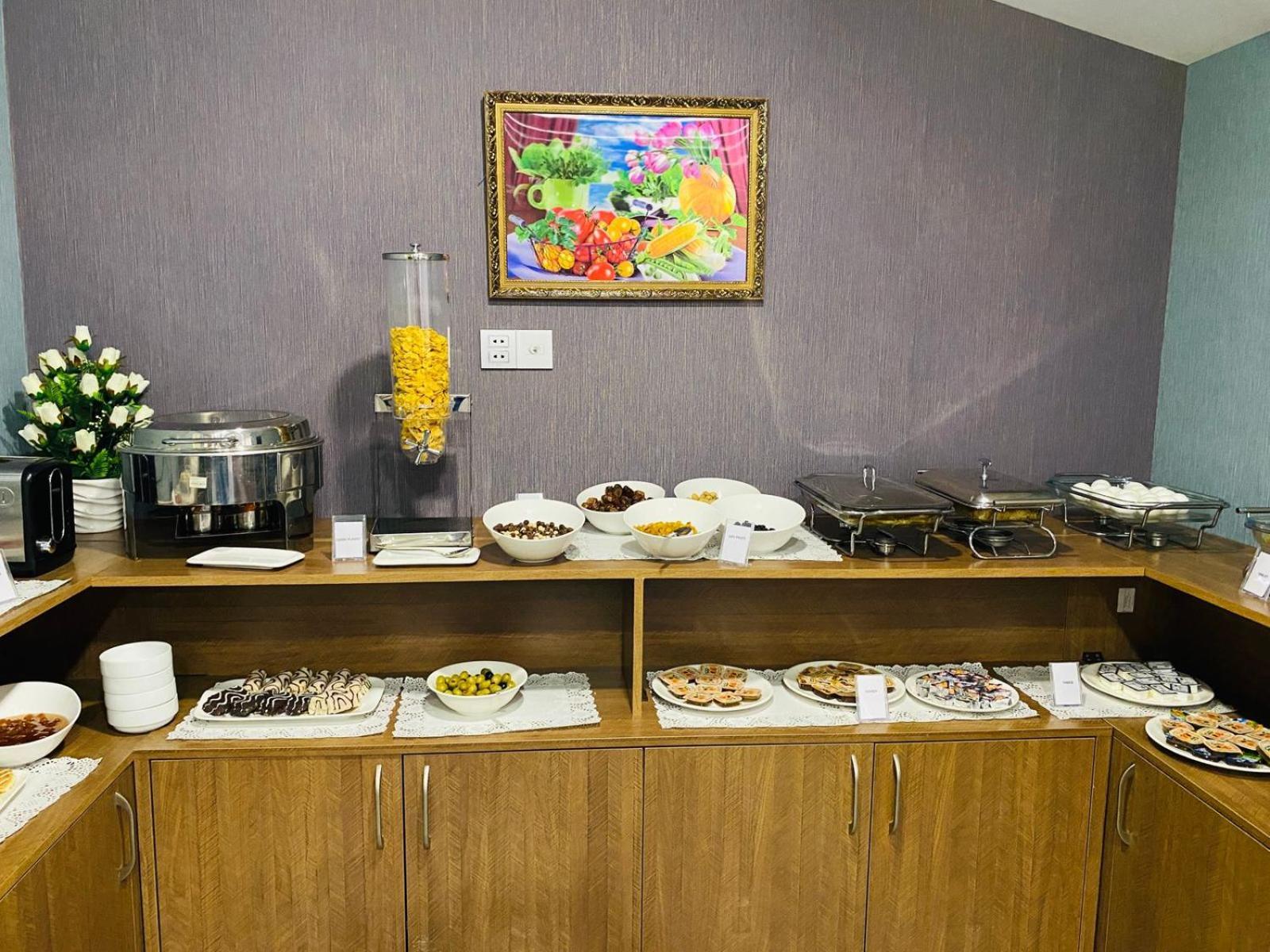 Royal Meridien Hotel Baky Esterno foto