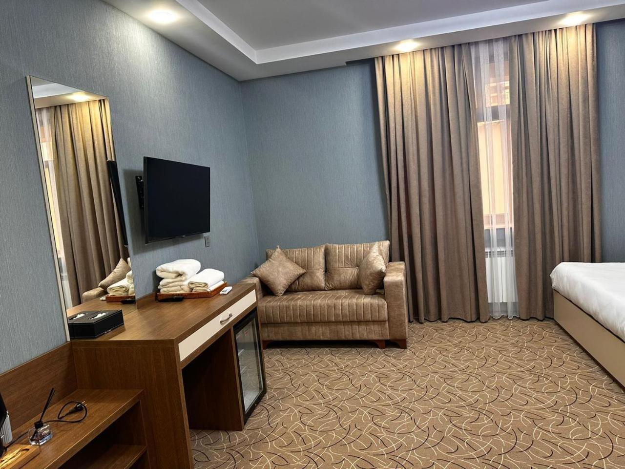 Royal Meridien Hotel Baky Esterno foto