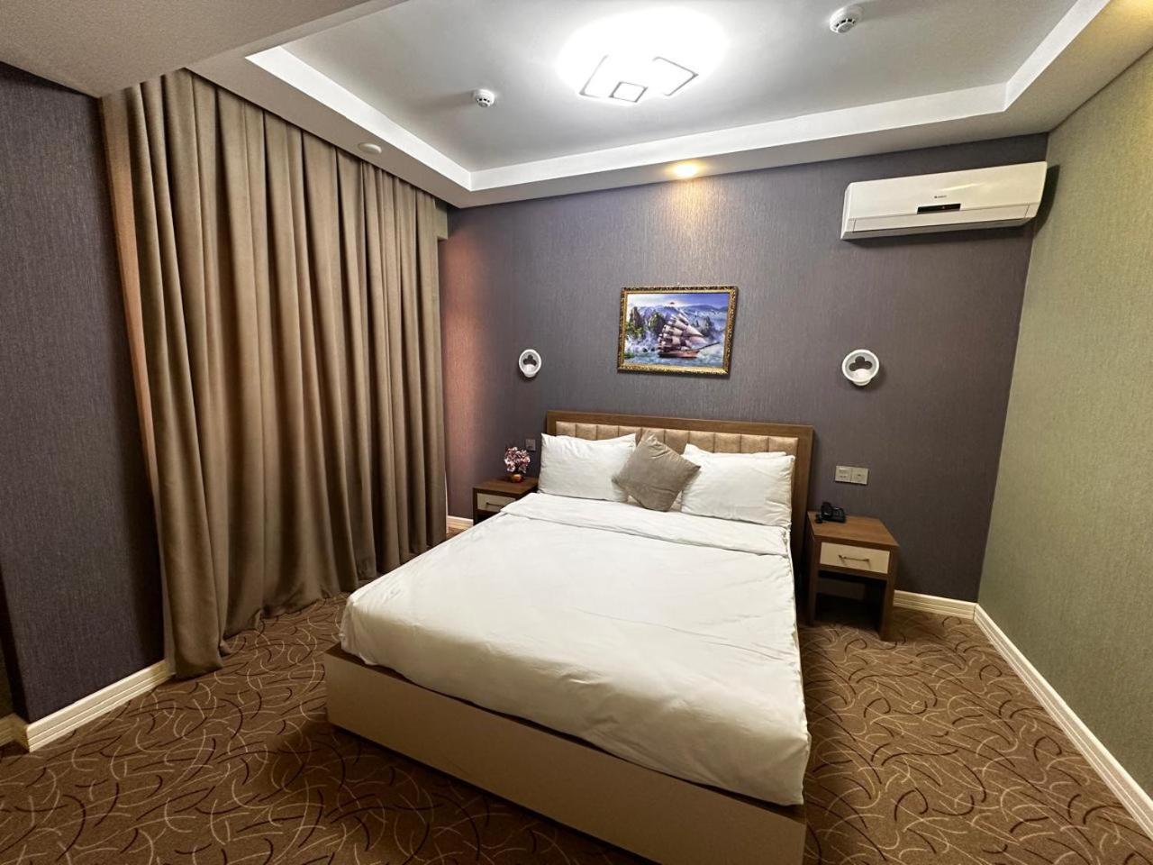 Royal Meridien Hotel Baky Esterno foto