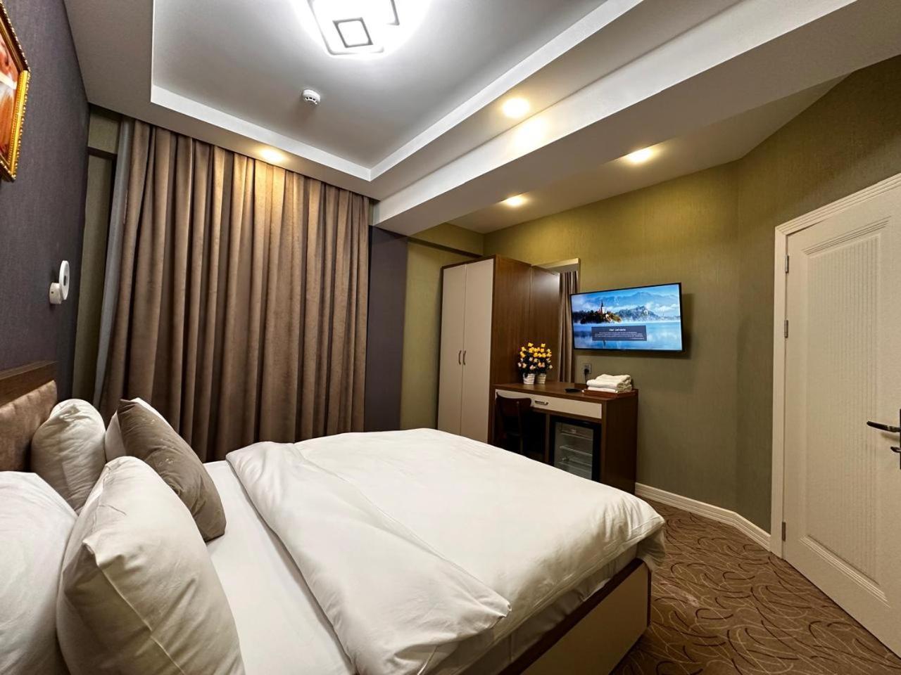 Royal Meridien Hotel Baky Esterno foto